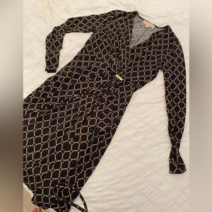 Michael Kors sophisticated work dress to cocktails after work.